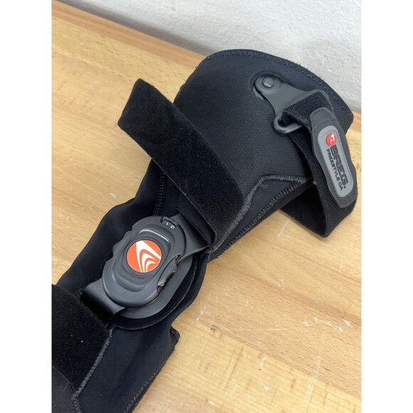 Breg Freestyle OA Lateral Knee Brace Right Leg Size Small Front - Picture 6 of 10